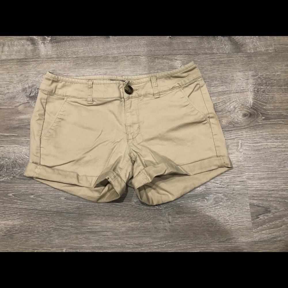 🧡3 for $15🧡 American Eagle tan mid-rise shorts
